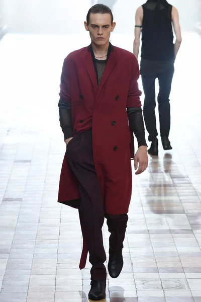 Look 44